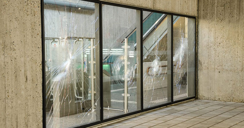 استفاده از شیشه ضد گلوله در ساختمان های تجاری