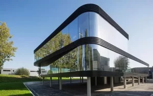 تفاوت نمای کرتین وال فیس کپ و فریم لس چیست؟