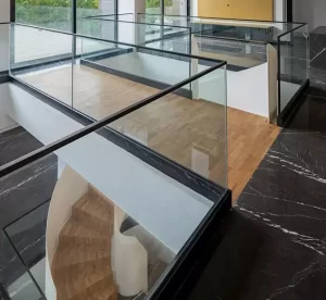 مقایسه نرده شیشه ای دفنی و غیر دفنی-3